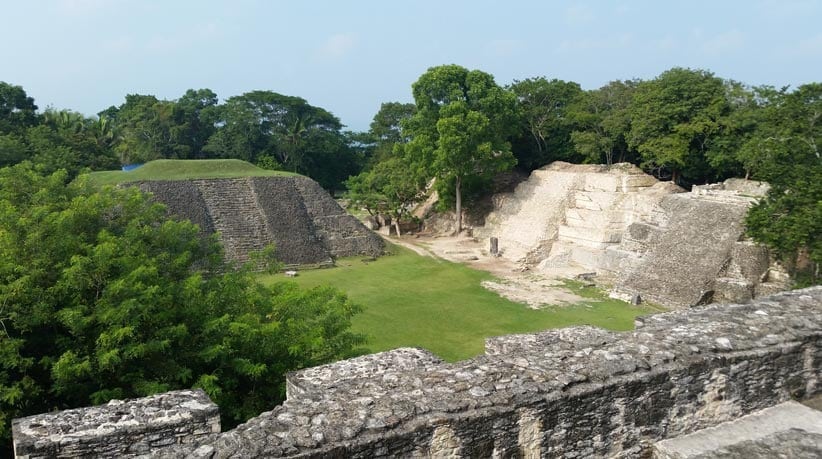 plaza xunantunich